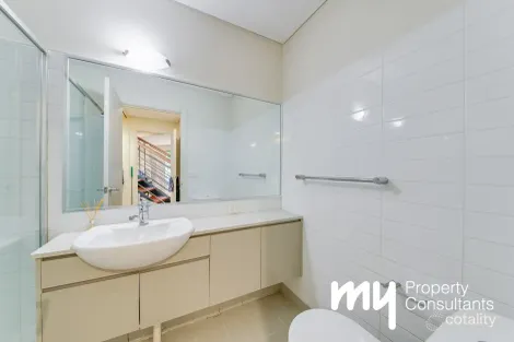 Property photo of 32 Parkside Crescent Campbelltown NSW 2560