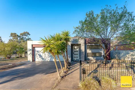3 Acacia Park Dr, Epsom, VIC 3551