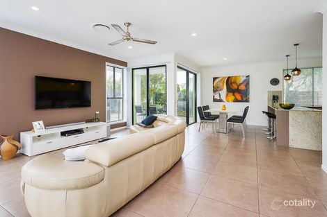 Property photo of 2 Valetta Crescent Varsity Lakes QLD 4227