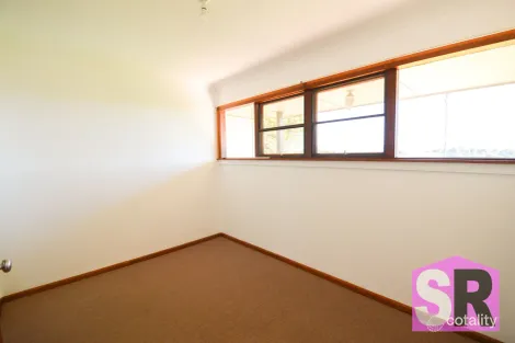 Property photo of 64 Sole Street Guyra NSW 2365