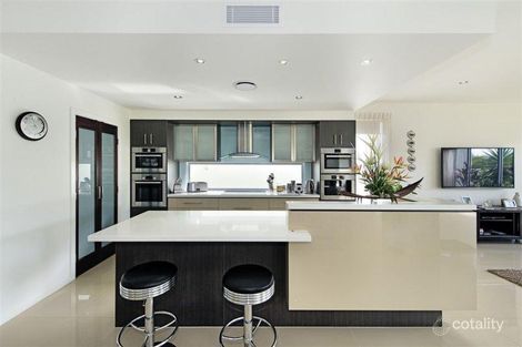 Property photo of 9009 The Boulevard Benowa QLD 4217