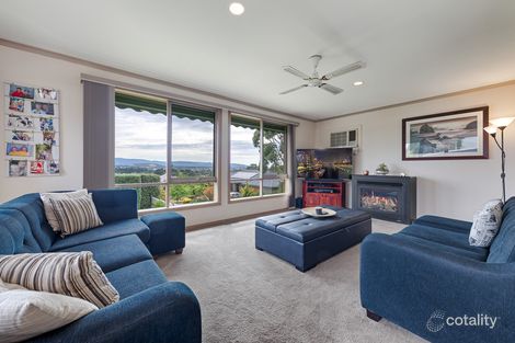 Property photo of 16 Wyralla Crescent Gisborne VIC 3437