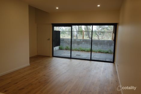 Property photo of 38 Sharp Circuit Mill Park VIC 3082