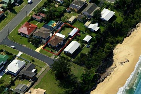 4 Woodland Ave, Thirroul, NSW 2515