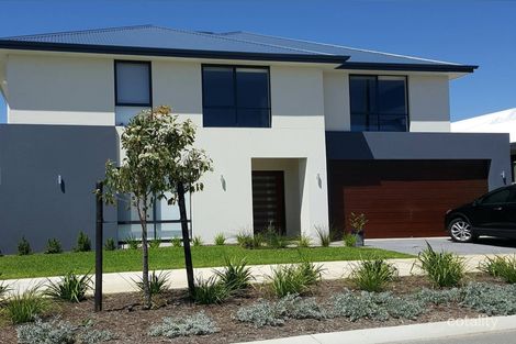 4 Honeywood Ave, Wandi, WA 6167