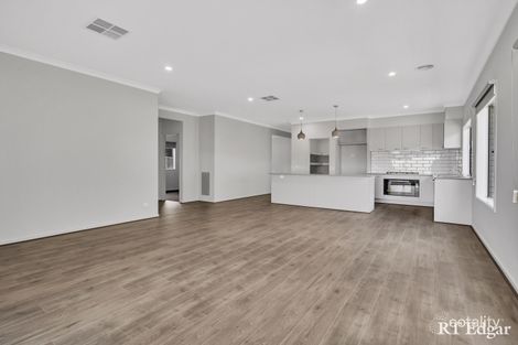 Property photo of 28 Chisel Avenue Kyneton VIC 3444