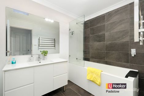 Property photo of 11 Piper Close Milperra NSW 2214