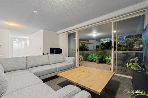 Property photo of 203/19 Wicklow Street Kangaroo Point QLD 4169