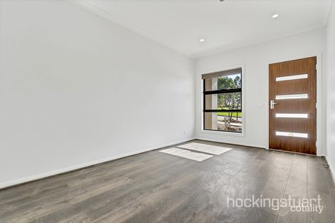 Property photo of 24 Sallybank Crescent Wollert VIC 3750