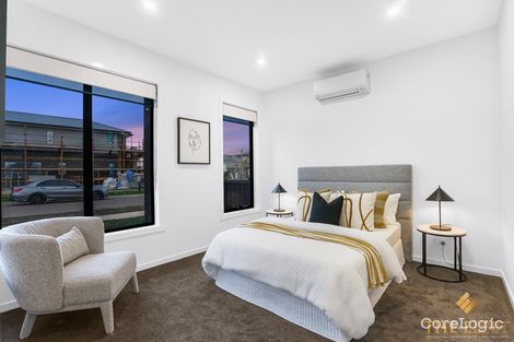 Property photo of 4 Baker Terrace Fraser Rise VIC 3336