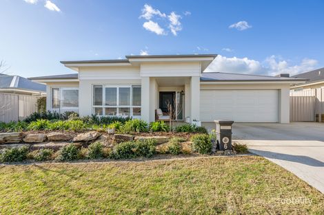 6 Turramia Cres, Gobbagombalin, NSW 2650