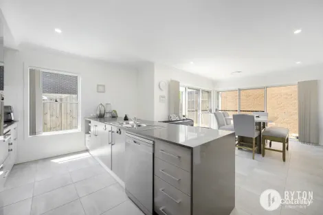 Property photo of 7 Stone Mason Drive Norwest NSW 2153