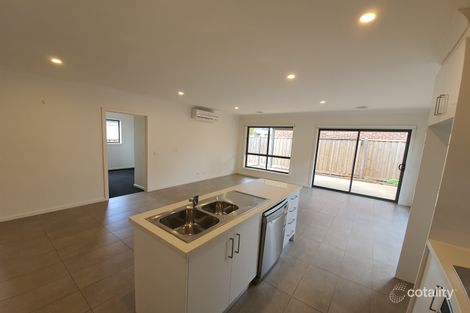 Property photo of 40 Harker Esplanade Tarneit VIC 3029