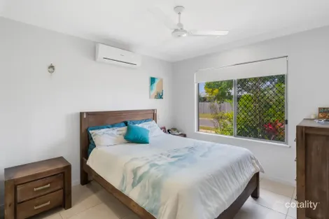 Property photo of 10 Yumbabulla Green Smithfield QLD 4878