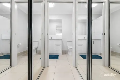Property photo of 10 Yumbabulla Green Smithfield QLD 4878