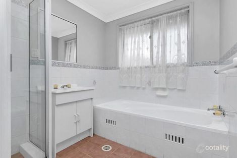 Property photo of 1 Downes Crescent Currans Hill NSW 2567