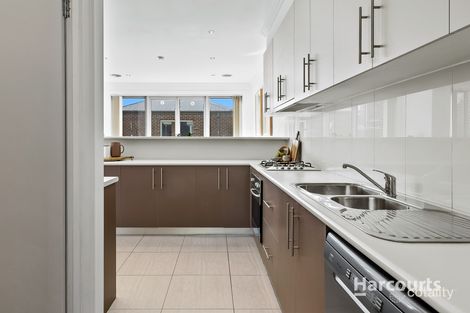 Property photo of 5 Ravenswood Walk Cairnlea VIC 3023