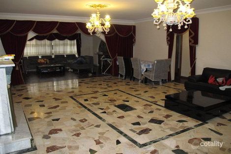 Property photo of 10 Windle Avenue Hoxton Park NSW 2171