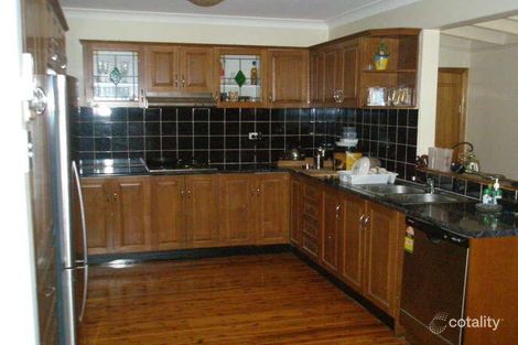 Property photo of 6 Lenton Avenue Fairfield West NSW 2165