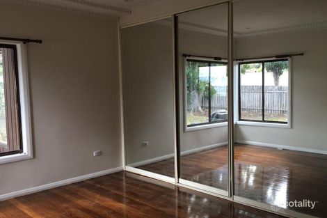 Property photo of 20 Hassan Street Lake Heights NSW 2502