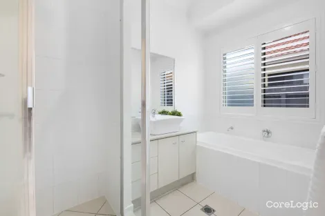 Property photo of 22 Marks Drive Varsity Lakes QLD 4227