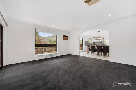 Property photo of 13 Nicholas Court Pakenham VIC 3810