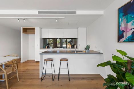 Property photo of 2/32 Prince Edward Avenue McKinnon VIC 3204