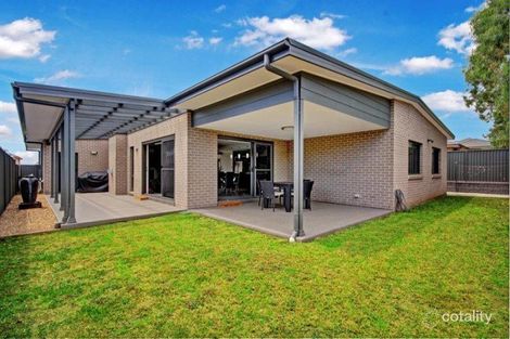 Property photo of 16 McLeod Place Horsley NSW 2530