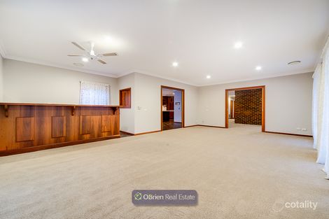 Property photo of 8 Coronet Court Cranbourne VIC 3977