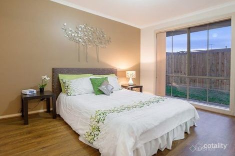 Property photo of 2/39 Bemersyde Drive Berwick VIC 3806