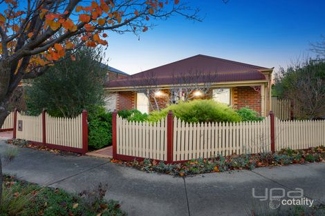 8 Landers Ct, Caroline Springs, VIC 3023