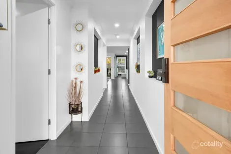 Property photo of 35 Gordon Drive Bellbird Park QLD 4300
