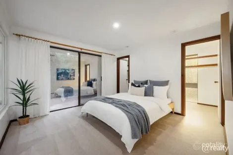 Property photo of 52 Chaucer Way Kalamunda WA 6076