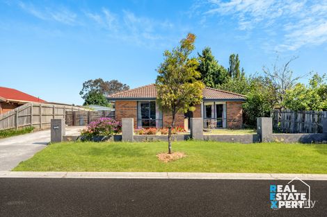Property photo of 17 Denham Crescent Cranbourne North VIC 3977