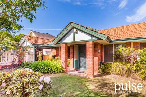 Property photo of 2/28 Bombard Street Ardross WA 6153