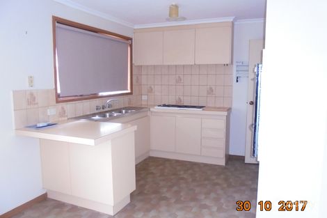 Property photo of 2/24 Cambrian Way Melton West VIC 3337