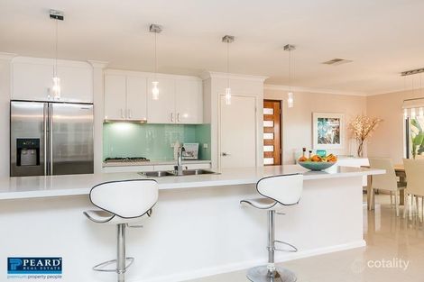 9 Flint Cl, Pearsall, WA 6065