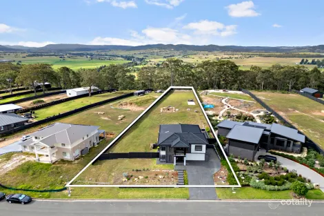 Property photo of 85 Talleyrand Circuit Greta NSW 2334