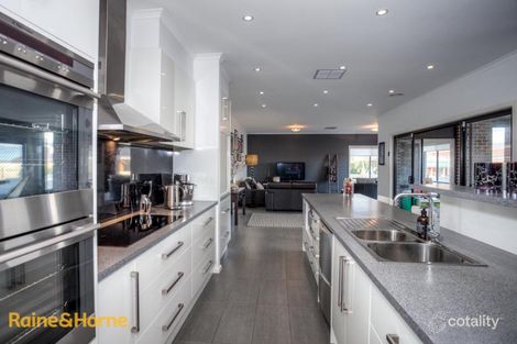 Property photo of 13 Sauvignon Court Sunbury VIC 3429