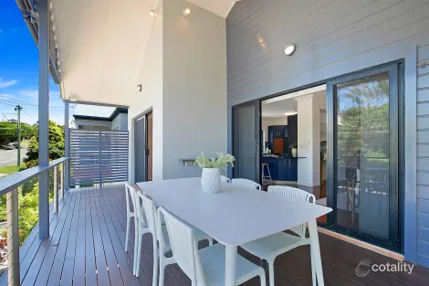 Property photo of 193 Carlton Terrace Manly QLD 4179
