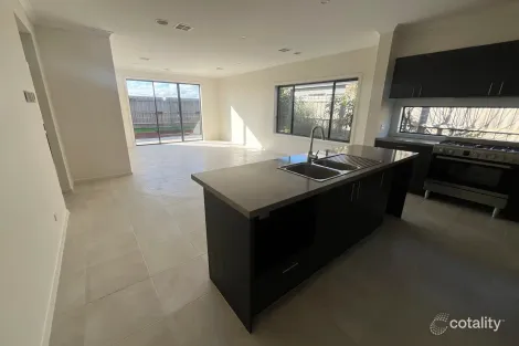 Property photo of 33 Wanneroo Circuit Harkness VIC 3337