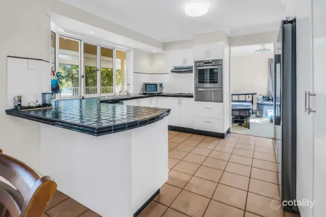 Property photo of 184 Port Jackson Boulevard Clear Island Waters QLD 4226