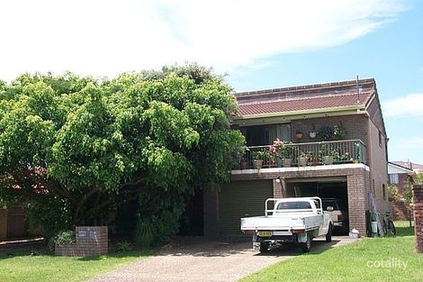 8 Samarai Ave, Runaway Bay, QLD 4216