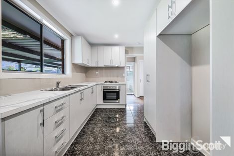 Property photo of 9 Malcolm Crescent Keysborough VIC 3173