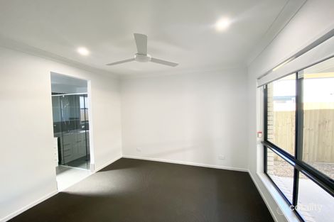 Property photo of 24 Promenade Circuit Rothwell QLD 4022