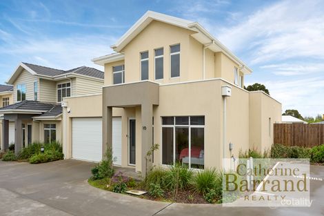 10 Oakwood Ct, Rosebud, VIC 3939