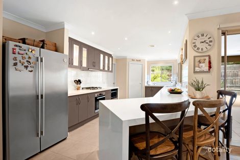 Property photo of 2 Willandra Place Rosebud VIC 3939