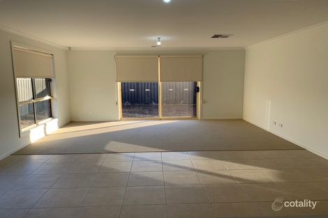Property photo of 12 Avonbury Drive Werribee VIC 3030