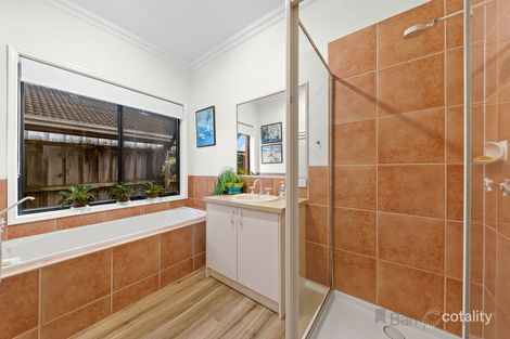 Property photo of 5 Thornbill Circuit Pakenham VIC 3810