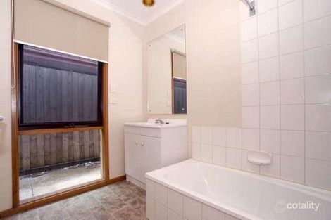Property photo of 17 Vella Court Springvale South VIC 3172